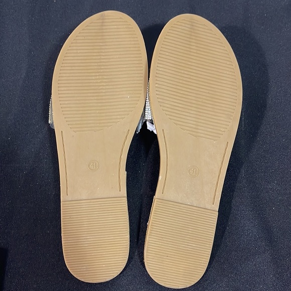 Sandals - Picture 4 of 4